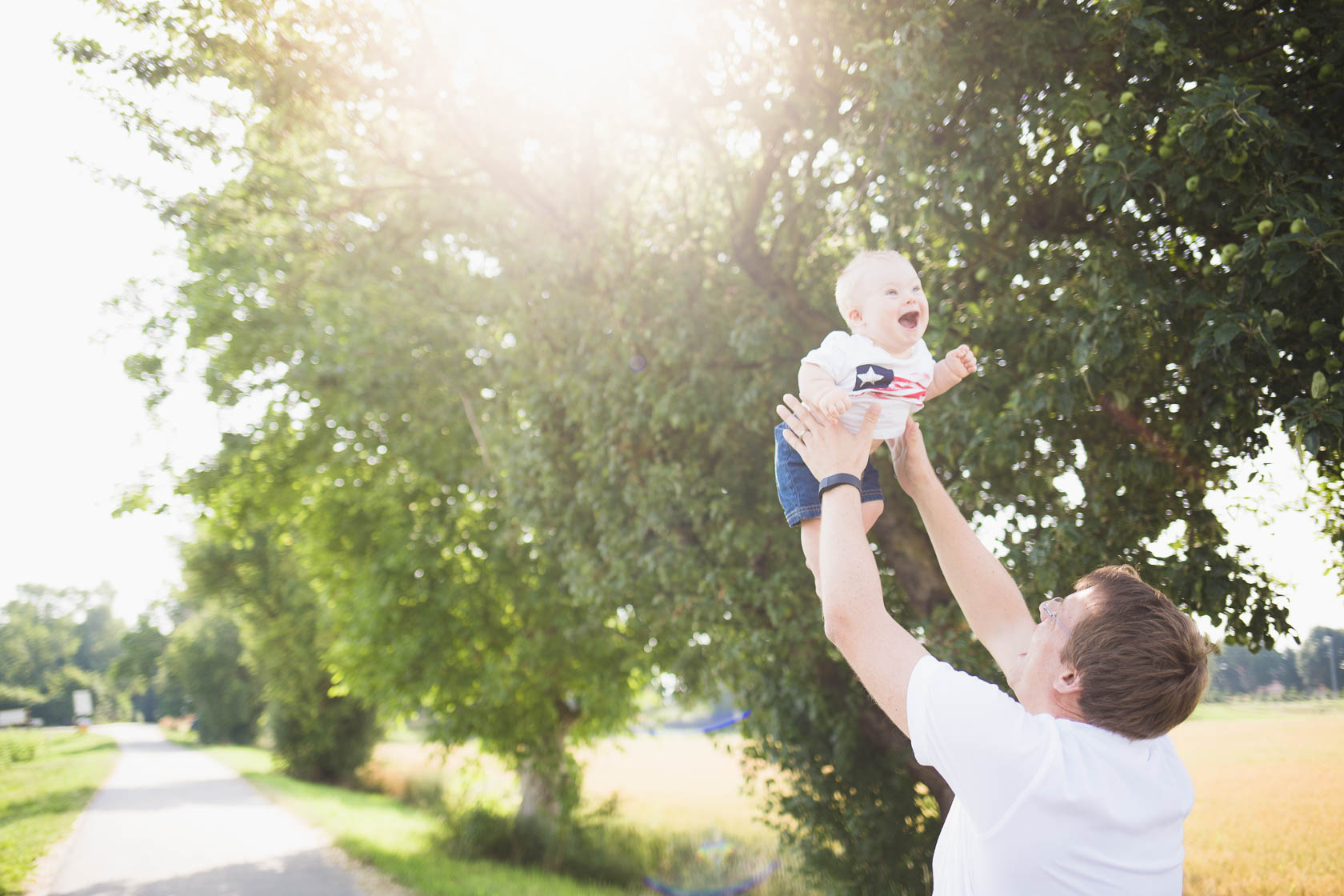 Familienfotos von Thea Philip Johannes Verena und Peter bei Speyer Fliegen
