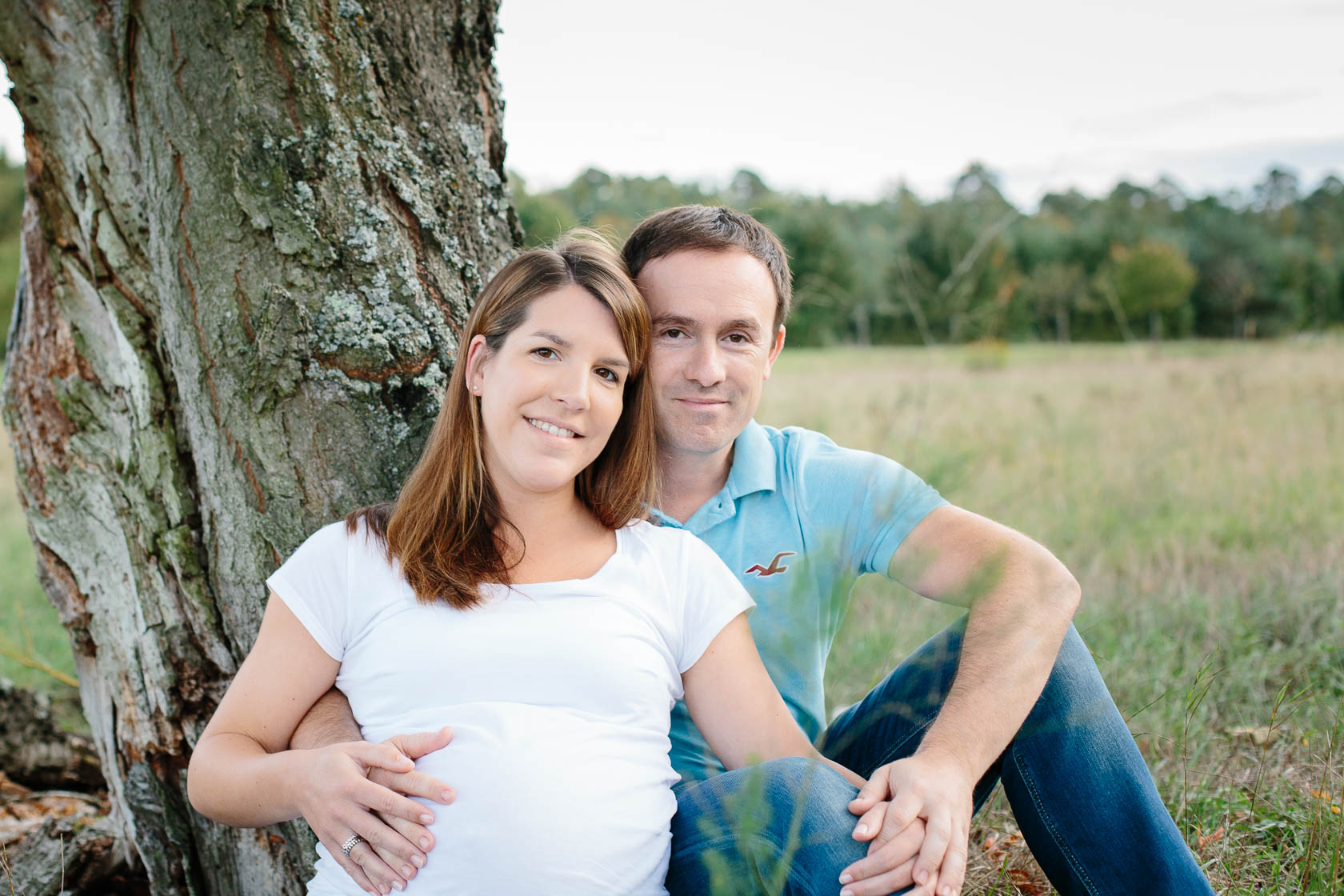 Entspanntes Paarshooting und Babybauch Shooting in der Natur bei Waghäusel