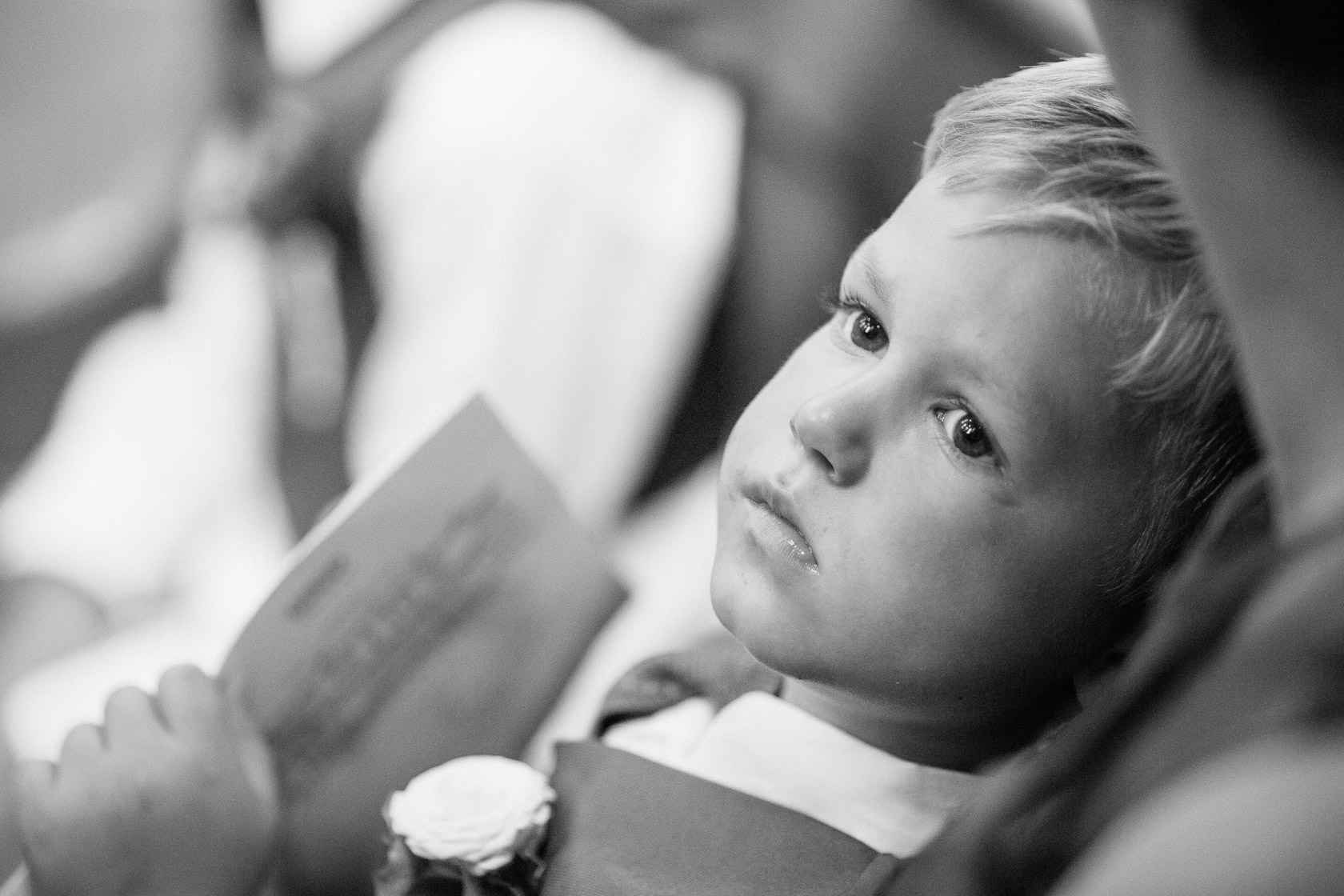 Blauweiße Hochzeit in Bad Kreuznach Segnung der Ringe und Ringübergabe