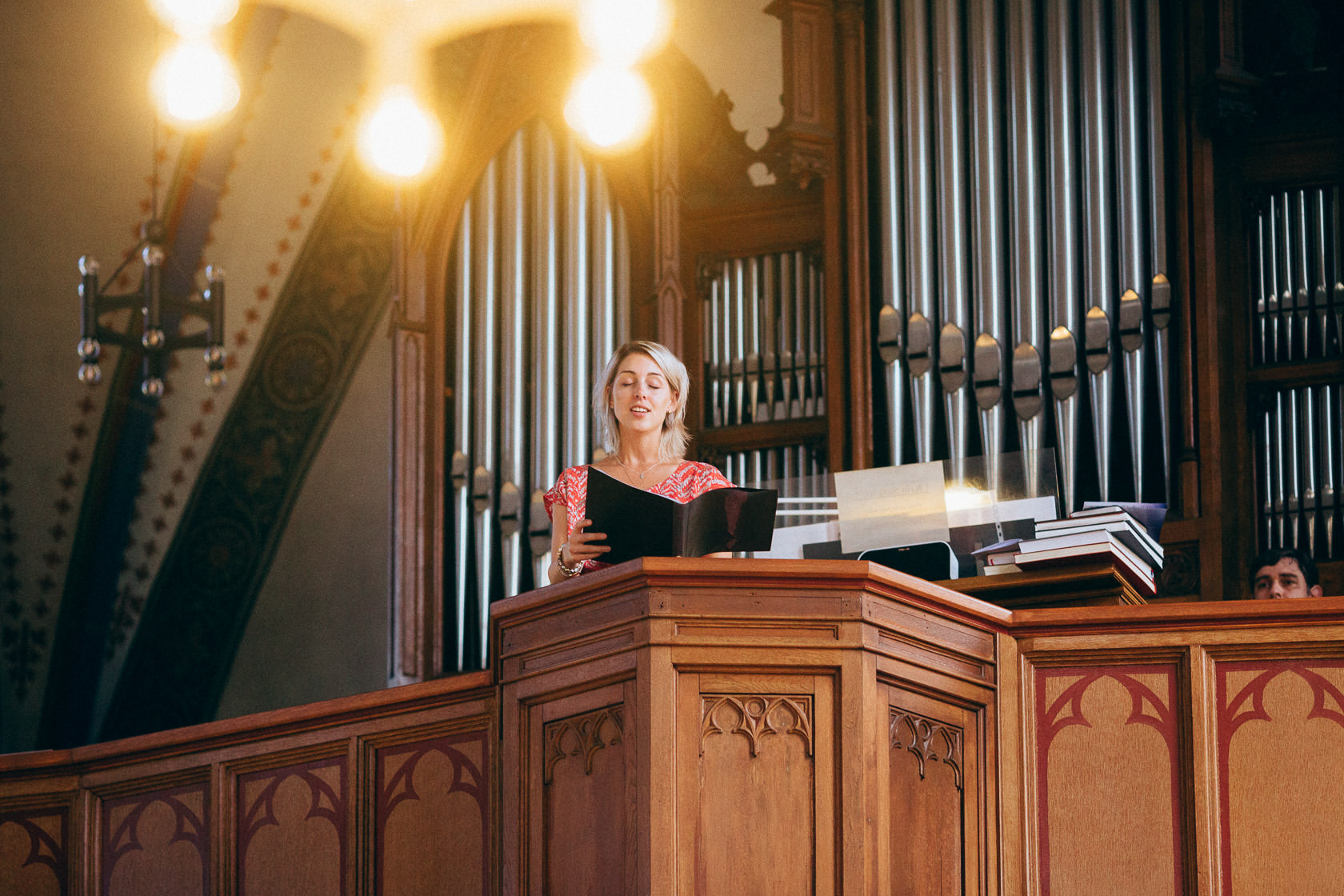 Blauweiße Hochzeit in Bad Kreuznach Stimmung Emotionen während der Hochzeit in Norheim an der Nahe