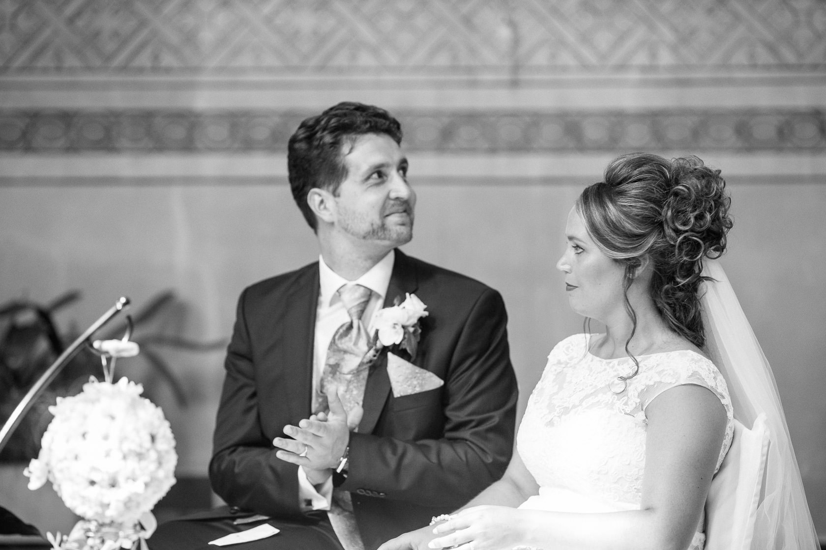 Blauweiße Hochzeit in Bad Kreuznach Stimmung Emotionen während der Hochzeit in Norheim an der Nahe