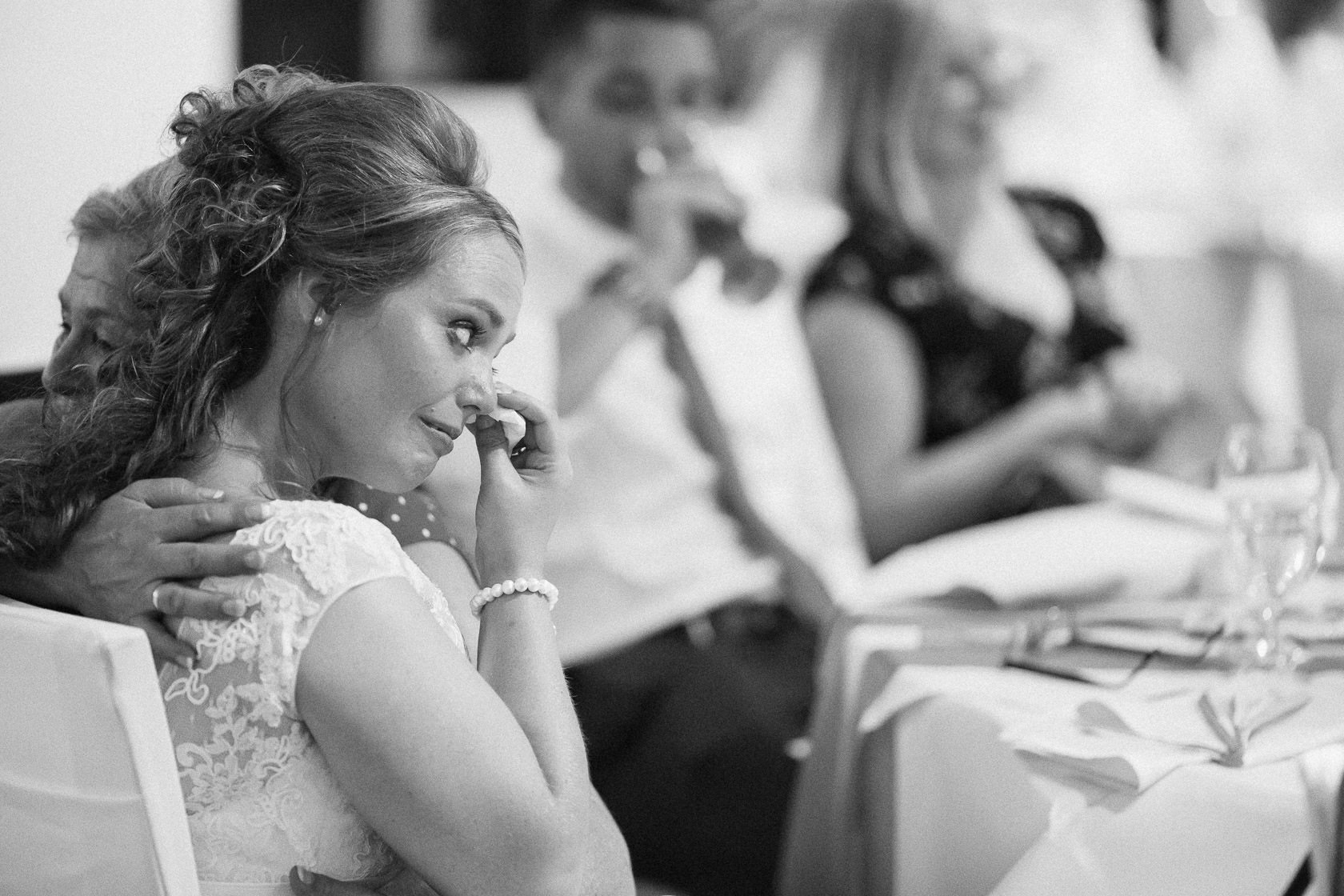 Blauweiße Hochzeit in Bad Kreuznach Feier im Hotel Fürstenhof Stimmung Mood Abendveranstaltung