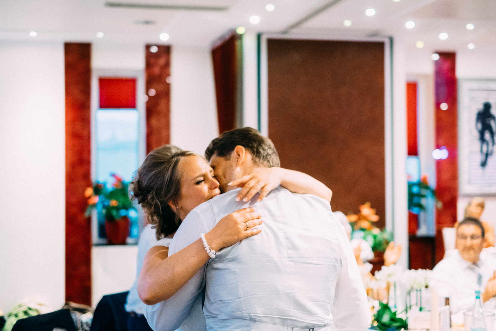 Blauweiße Hochzeit in Bad Kreuznach Feier im Hotel Fürstenhof Stimmung Mood Abendveranstaltung