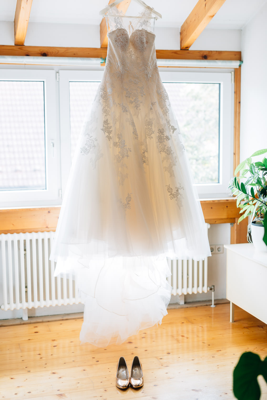 Boho Hochzeit in Waghaeusel Getting Ready Braut