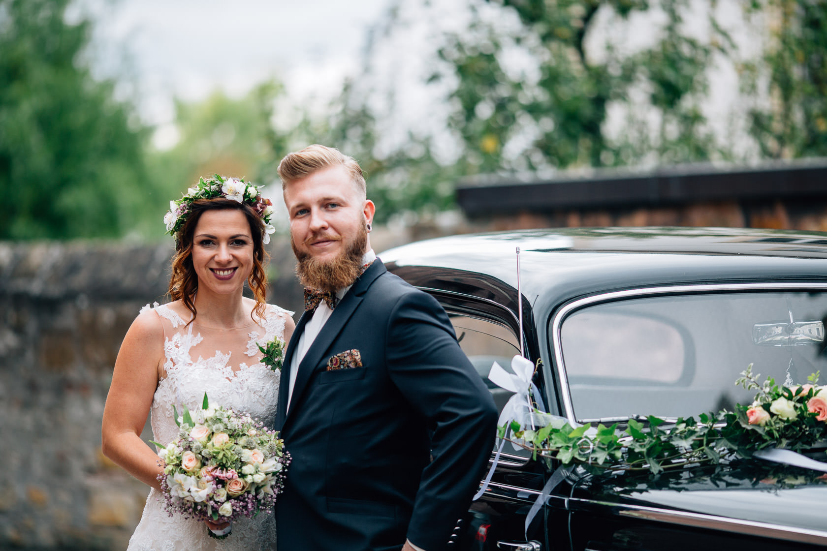 Boho Hochzeit in Waghaeusel Brautauto Mercedes Oldtimer