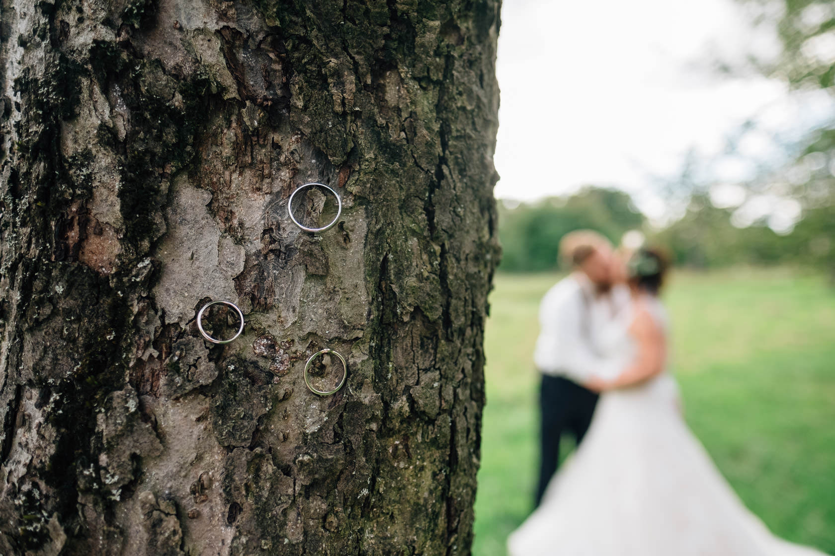 Boho Hochzeit in Waghaeusel Paarshooting Outdoor Wiese Sonnenuntergang