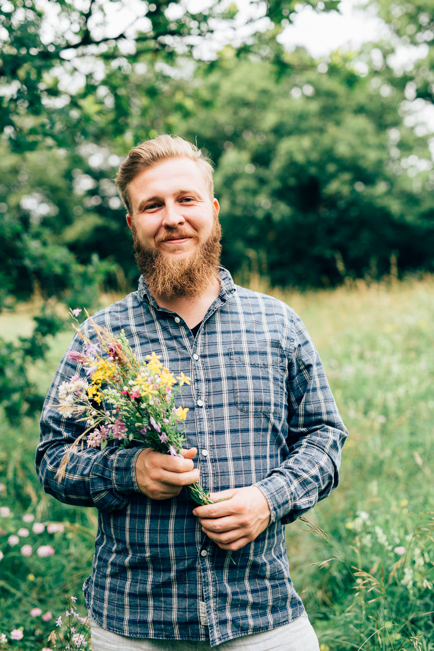 Engagement Shoot Michaelsberg bei Bruchsal Boho Style Bräutigam
