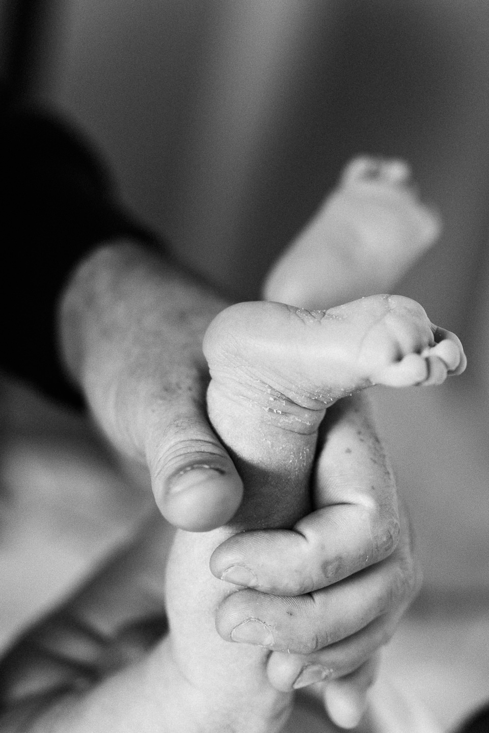 Familienfotograf Karlsruhe Homestory Newborn Fotoshooting Natuerliche Fotografie Echtes Leben Echte Fotografie Neugeborenenfotografie