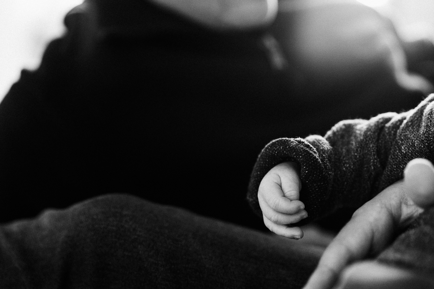 Familienfotograf Karlsruhe Homestory Newborn Fotoshooting Natuerliche Fotografie Echtes Leben Echte Fotografie Neugeborenenfotografie