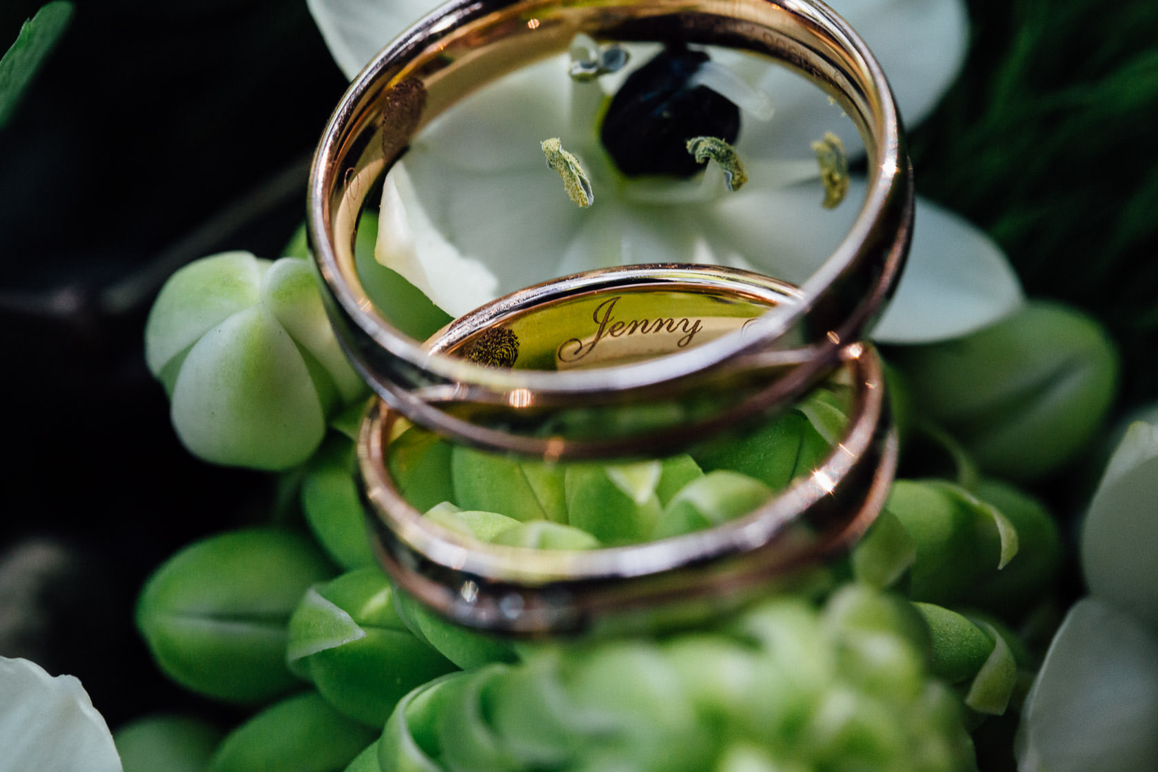 Freie Trauung Jenny und Mathias im Schloss Schwetzingen Ringe und Brautstrauss