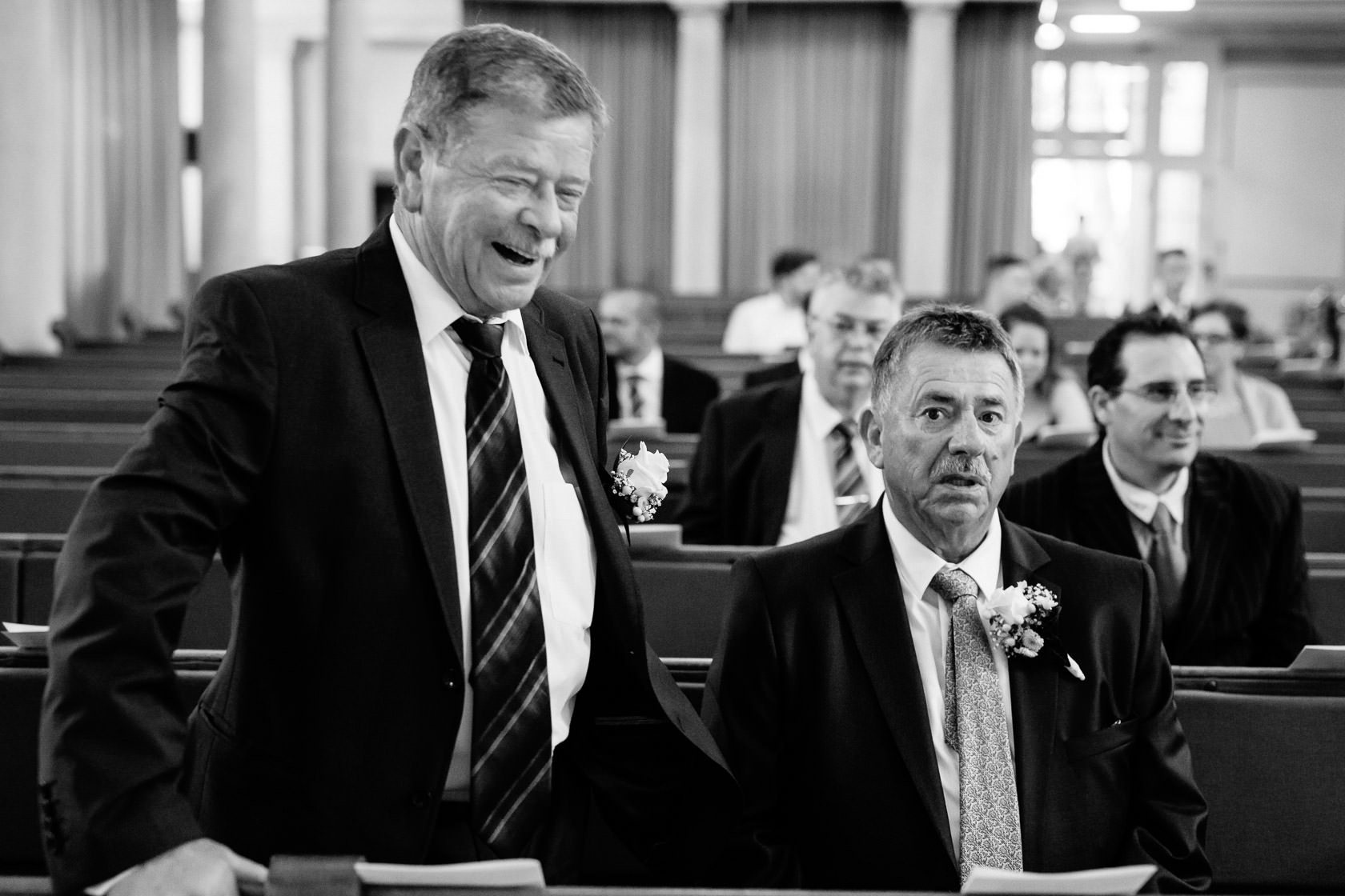 Hochzeit Carmen und Dirk in Bad Kreuznach Trauung in der Pauluskirche Warten auf die Braut