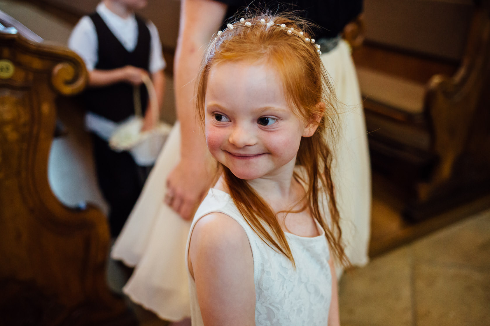 Blumenmädchen Hochzeit Downsyndrom