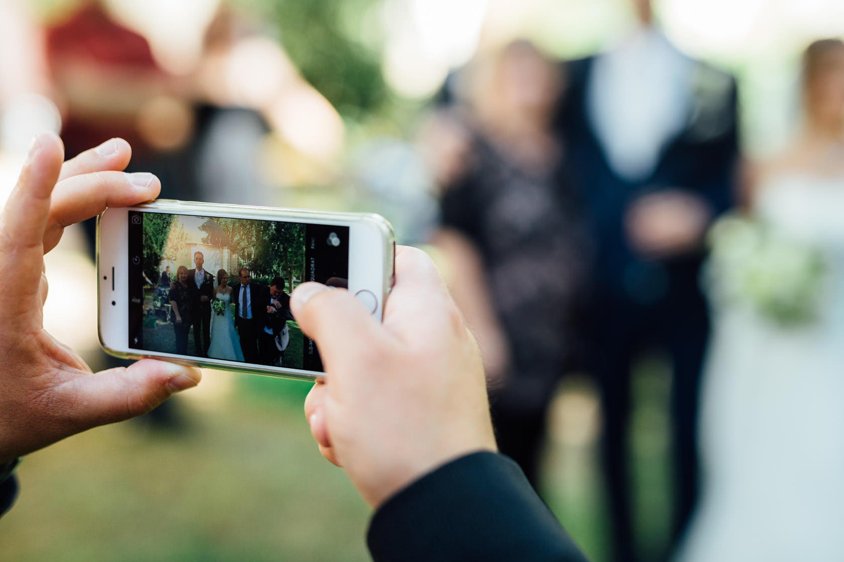 Momente der Hochzeitsfeier im Garten des Kurhaus Bad Münster