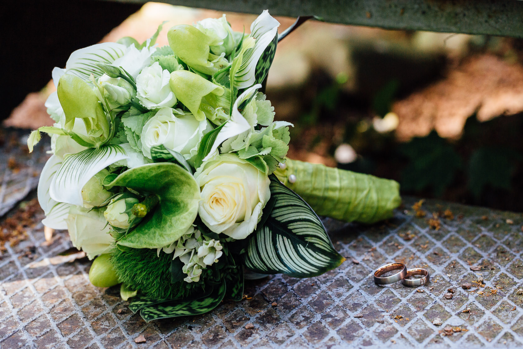 Hochzeit Carmen und Dirk in Bad Kreuznach Eheringe und Brautstrauss