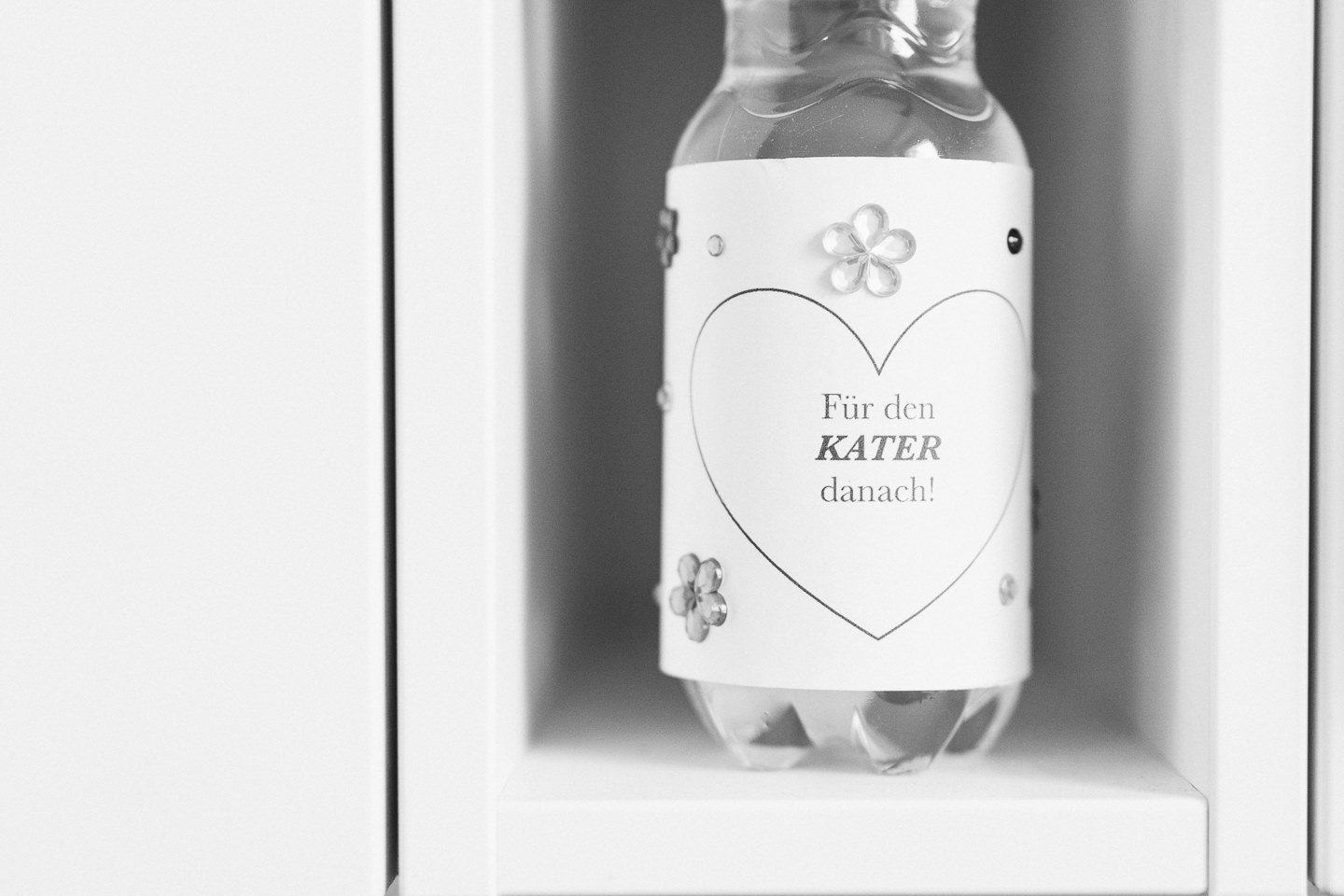 Hochzeitsfotograf Kraichgau Weingut Heitlinger Xenia und Florian Getting Ready Vorbereitungen Hochzeit mit Kind Evangelische Hochzeit