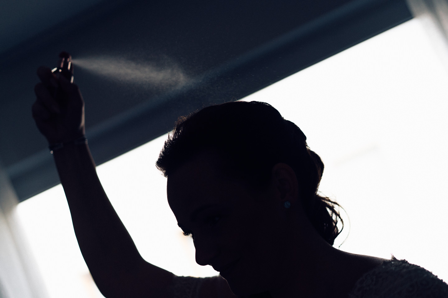 Hochzeitsfotograf Kraichgau Weingut Heitlinger Xenia und Florian Getting Ready Vorbereitungen Hochzeit mit Kind Evangelische Hochzeit