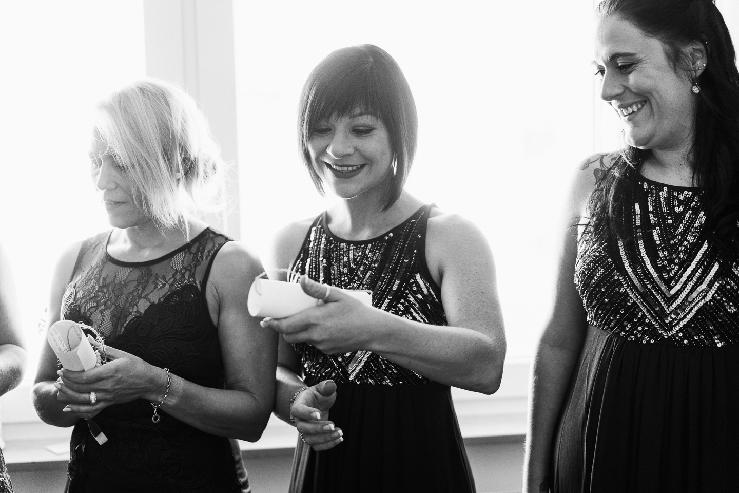 Hochzeitsfotograf Kraichgau Weingut Heitlinger Xenia und Florian Getting Ready Vorbereitungen Hochzeit mit Kind Evangelische Hochzeit