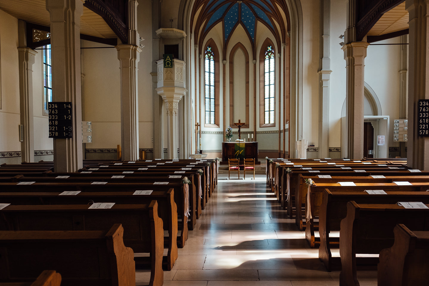 Hochzeitsfotograf Kraichgau Weingut Heitlinger Xenia und Florian Kirchliche Trauung und Taufe Hochzeit als Familie