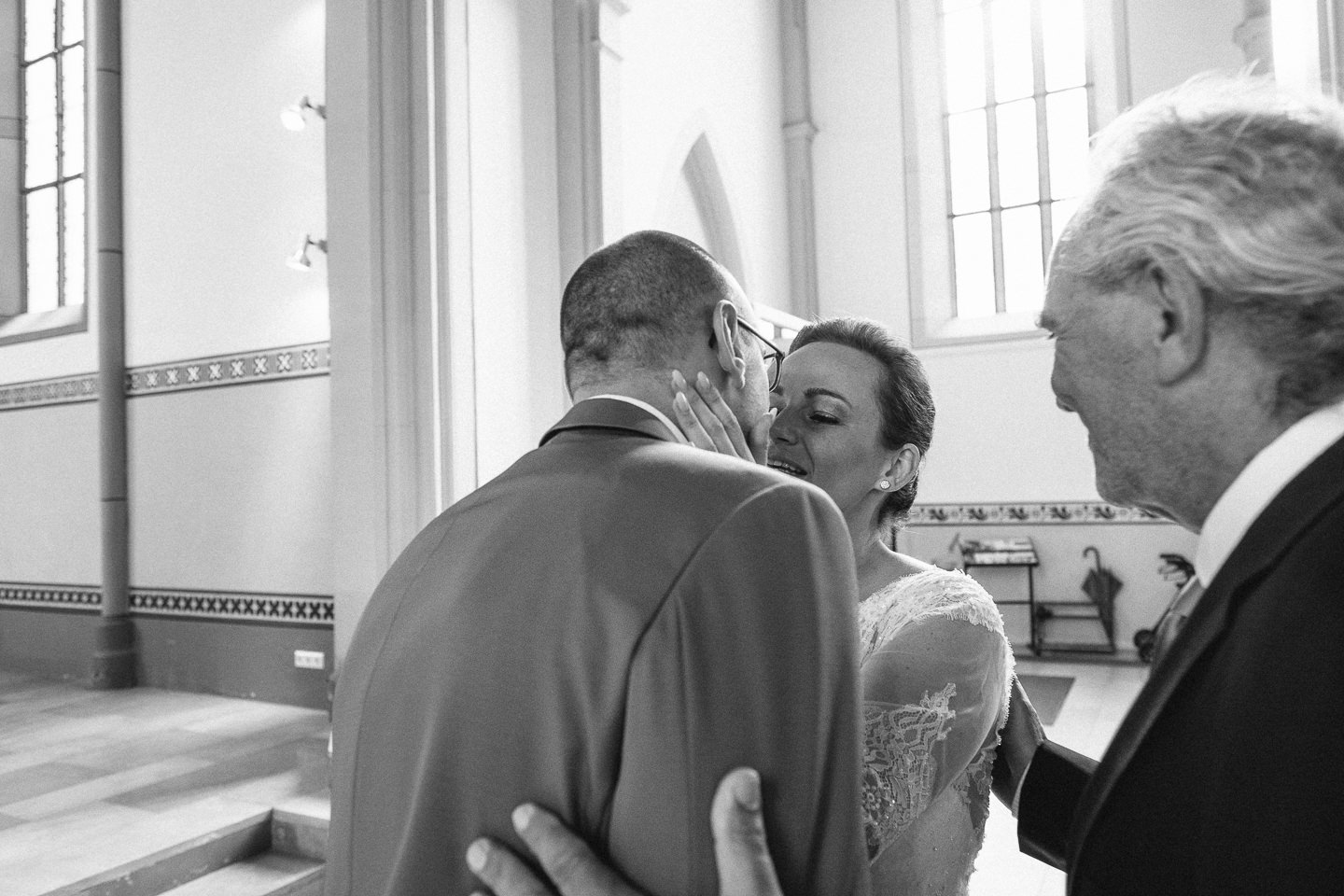 Hochzeitsfotograf Kraichgau Weingut Heitlinger Xenia und Florian Kirchliche Trauung und Taufe Hochzeit als Familie