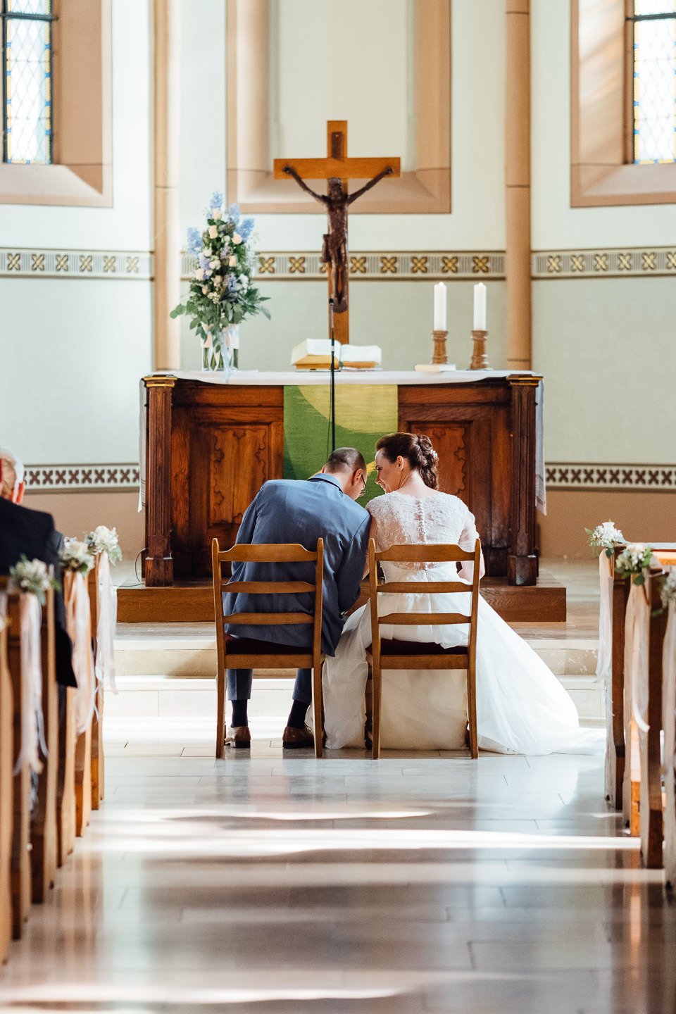 Hochzeitsfotograf Kraichgau Weingut Heitlinger Xenia und Florian Kirchliche Trauung und Taufe Hochzeit als Familie