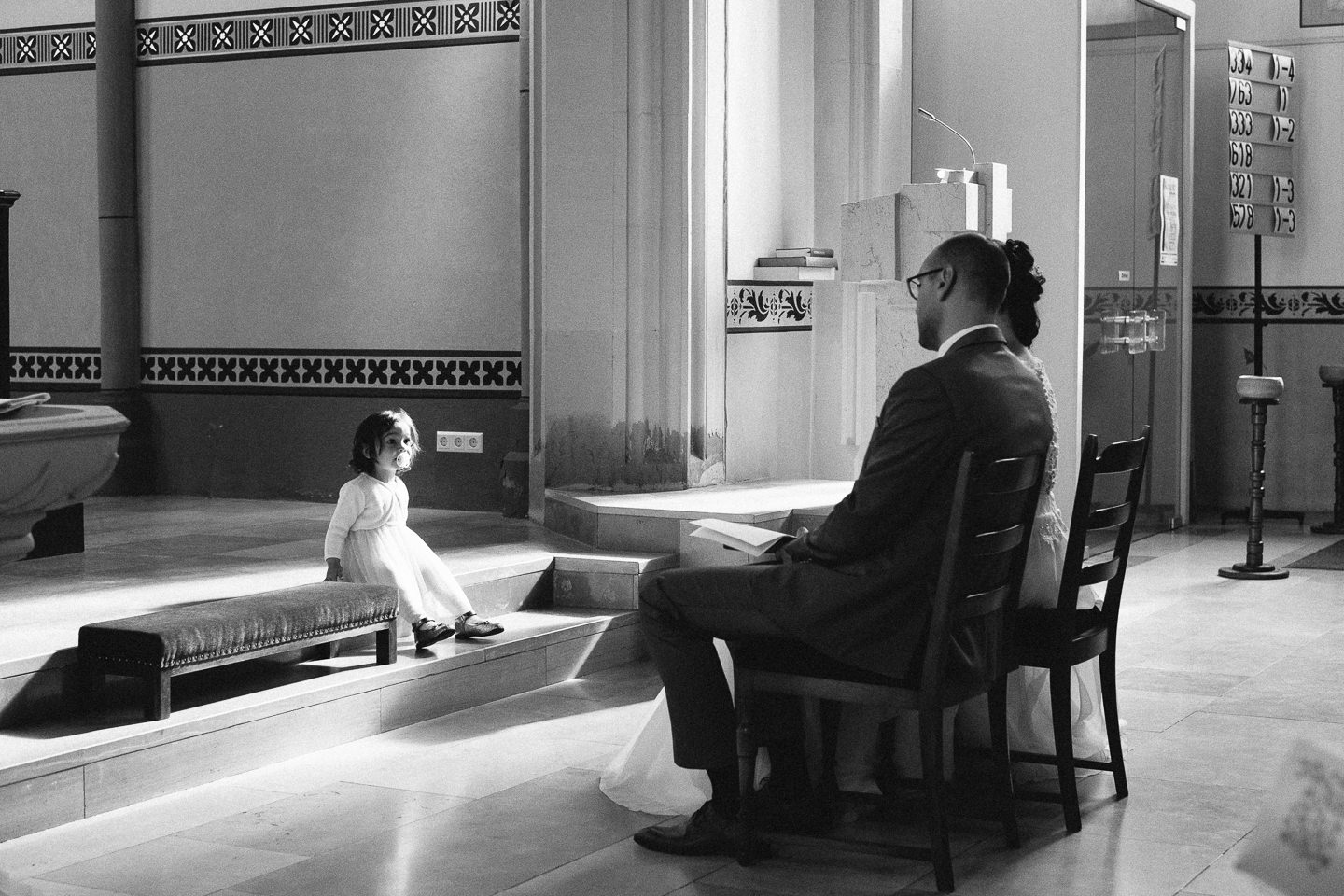 Hochzeitsfotograf Kraichgau Weingut Heitlinger Xenia und Florian Kirchliche Trauung und Taufe Hochzeit als Familie