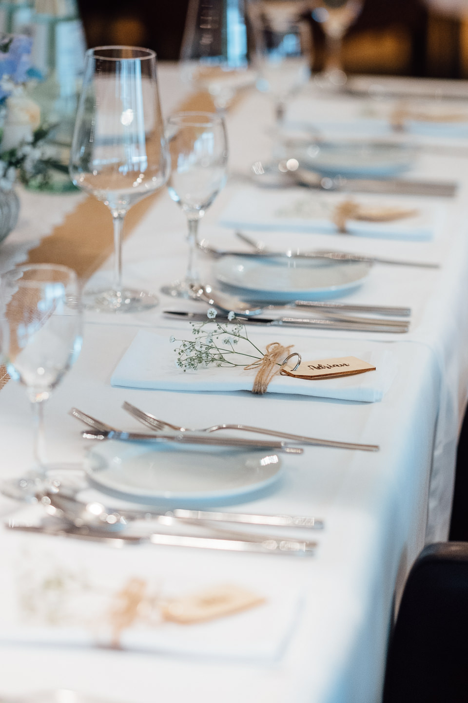 Hochzeitsfotograf Kraichgau Weingut Heitlinger Xenia und Florian Feier im Weingut Hochzeitsfeier