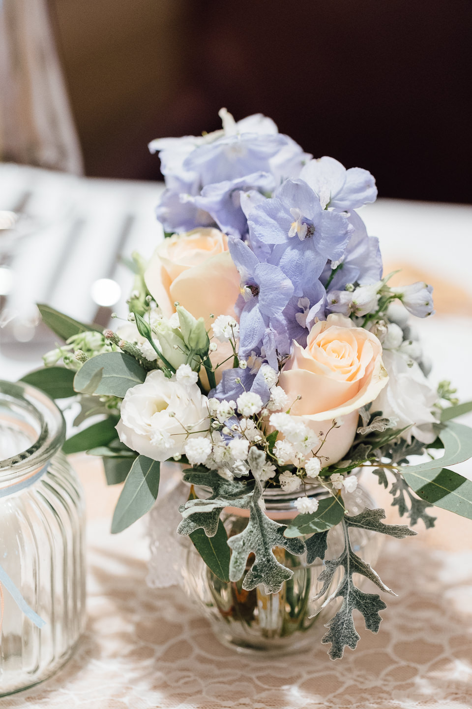 Hochzeitsfotograf Kraichgau Weingut Heitlinger Xenia und Florian Feier im Weingut Hochzeitsfeier