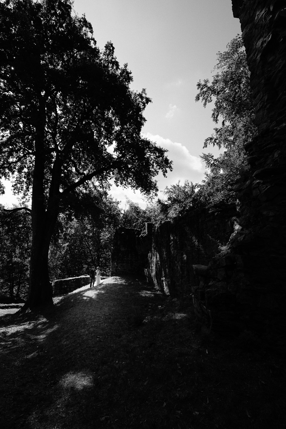 Hochzeitsfotograf Odenwald Burgruine Rodenstein Janina und Henrik Paarfotos auf der Burgruine