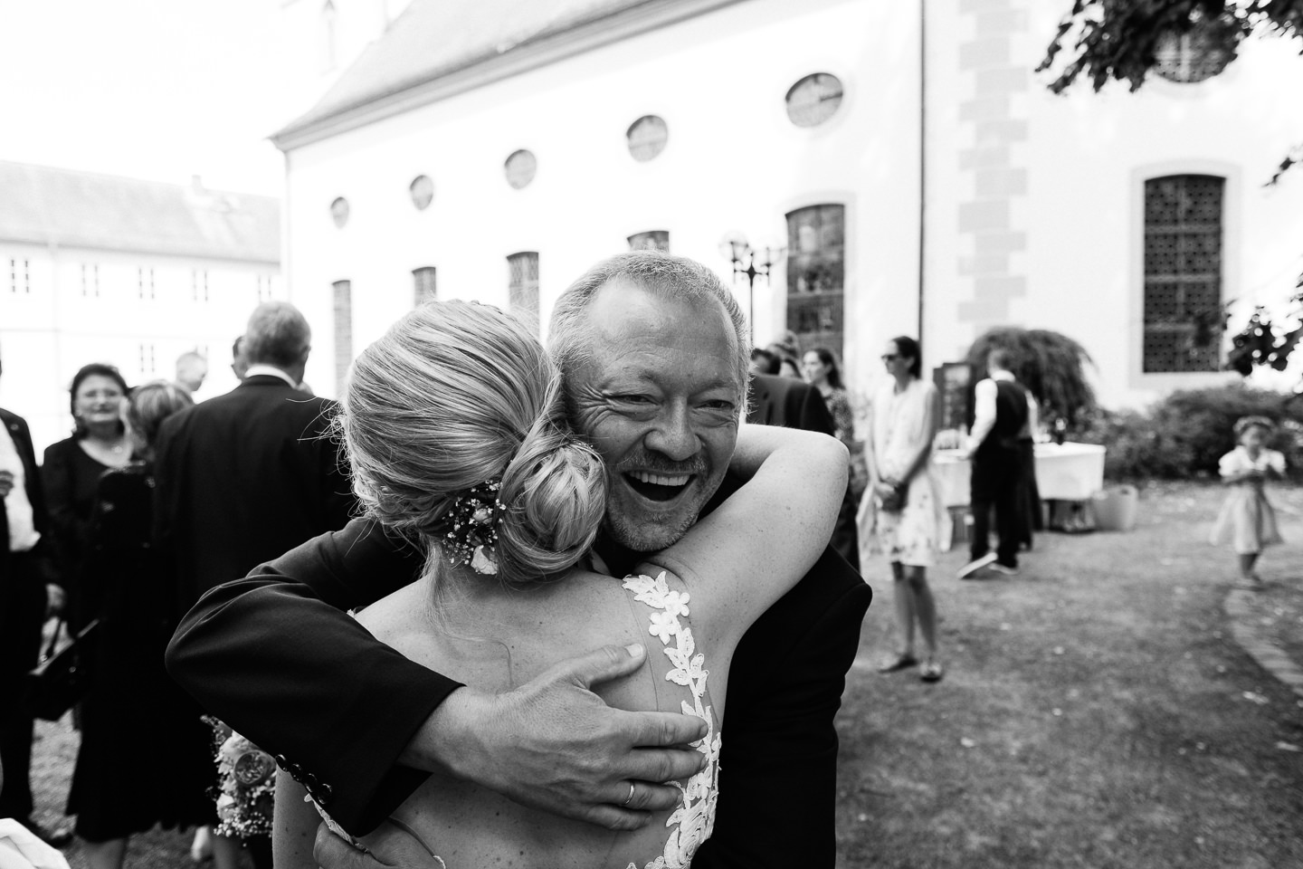 Hochzeitsfotograf Odenwald Burgruine Rodenstein Janina und Henrik Hochzeitsreportage Trauung in Bad Koenig
