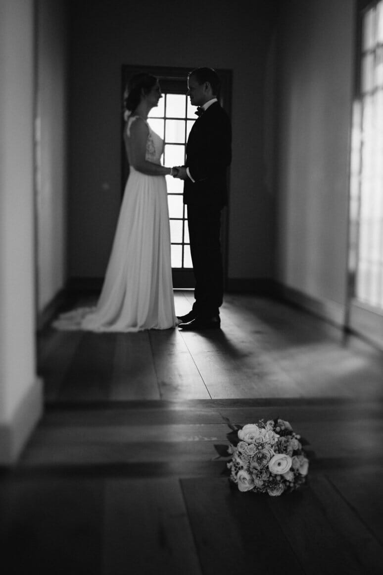 Hochzeitsfotograf Speyer Dezemberhochzeit Eremitage Waghaeusel Hochzeitsfotos Brautpaar Portraits Hochzeitsportrait