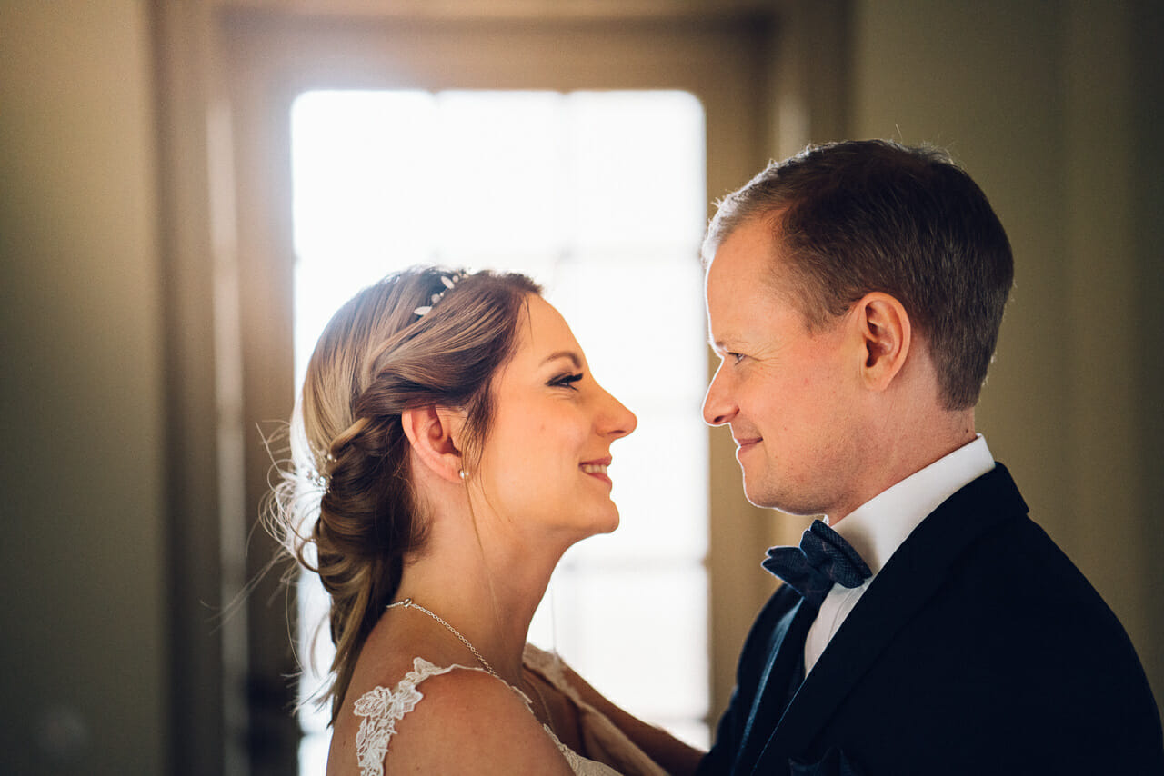 Hochzeitsfotograf Speyer Dezemberhochzeit Eremitage Waghaeusel Hochzeitsfotos Brautpaar Portraits Hochzeitsportrait