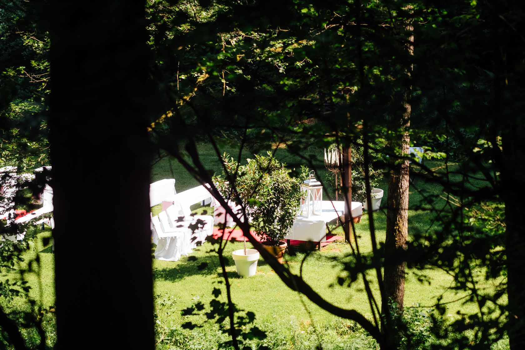 Hochzeitsfotograf Trauhochzeit in der Heidersbacher Muehle Nadine und Michael Natur Hochzeitsreportage Sommer Sonne Gewitter Freie Trauung