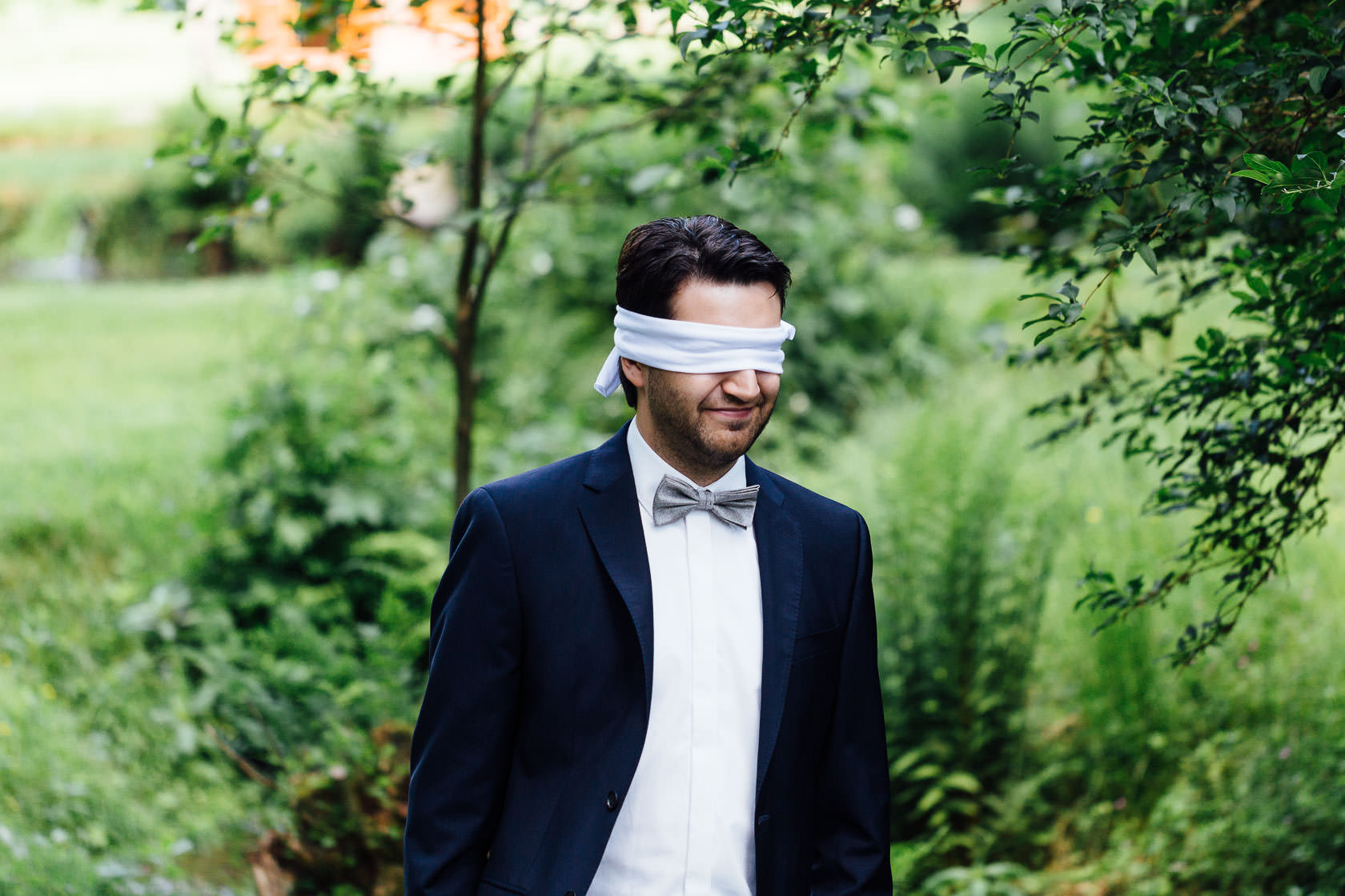 Hochzeitsfotograf Trauhochzeit in der Heidersbacher Muehle Nadine und Michael First Look Brautpaarportraits Paarfotos Hochzeitspaar