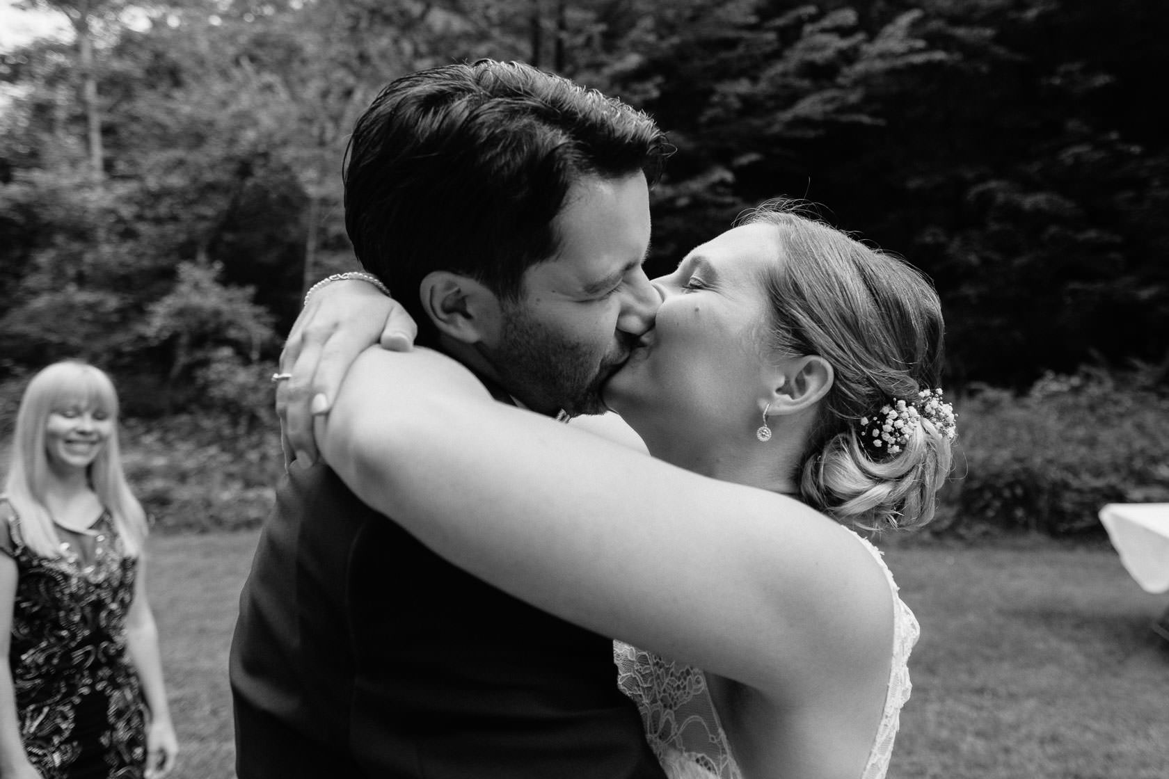 Hochzeitsfotograf Trauhochzeit in der Heidersbacher Muehle Nadine und Michael Natur Hochzeitsreportage Sommer Sonne Gewitter Freie Trauung