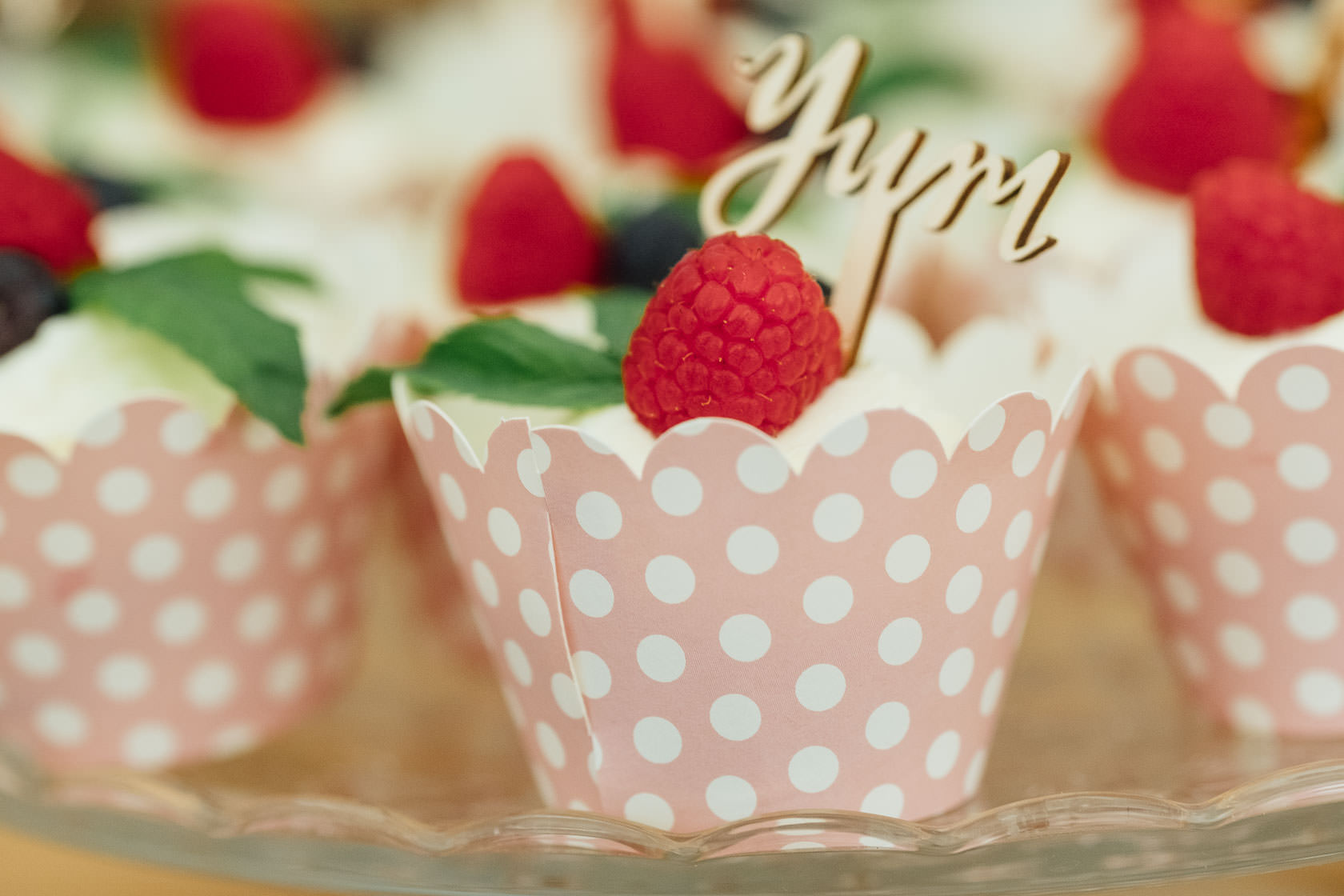 Hochzeitsfotograf Trauhochzeit in der Heidersbacher Muehle Nadine und Michael Natur Hochzeitsreportage Sommer Sonne Gewitter Freie Trauung Reportagefotografie Waghaeusel Mannheim Karlsrue Hochzeitsfotografie Hochzeitsfotos