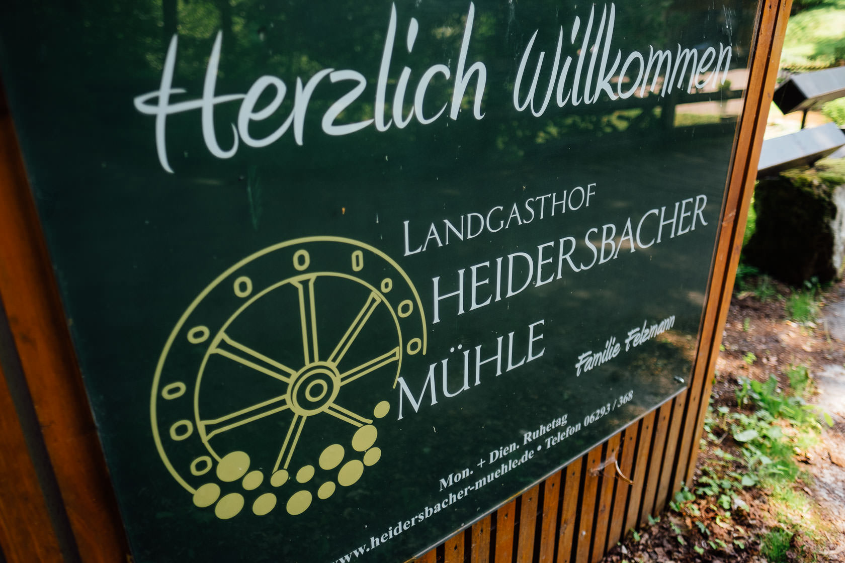 Hochzeitsfotograf Trauhochzeit in der Heidersbacher Muehle Nadine und Michael Natur Hochzeitsreportage Sommer Sonne Gewitter Freie Trauung