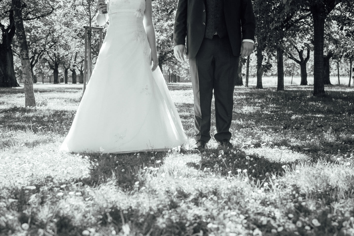 Sabrina und Jochen Sommerhochzeit in Schwetzingen Schlosspark Schlossgarten Schwetzinegn Brautpaar Paarfotos Brautportraits