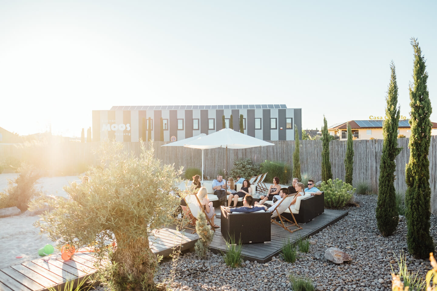 Sabrina und Jochen Sommerhochzeit in Schwetzingen Hochzeitsreportage Hochzeitsfeier Fotoreportage Miio Schwetzingen