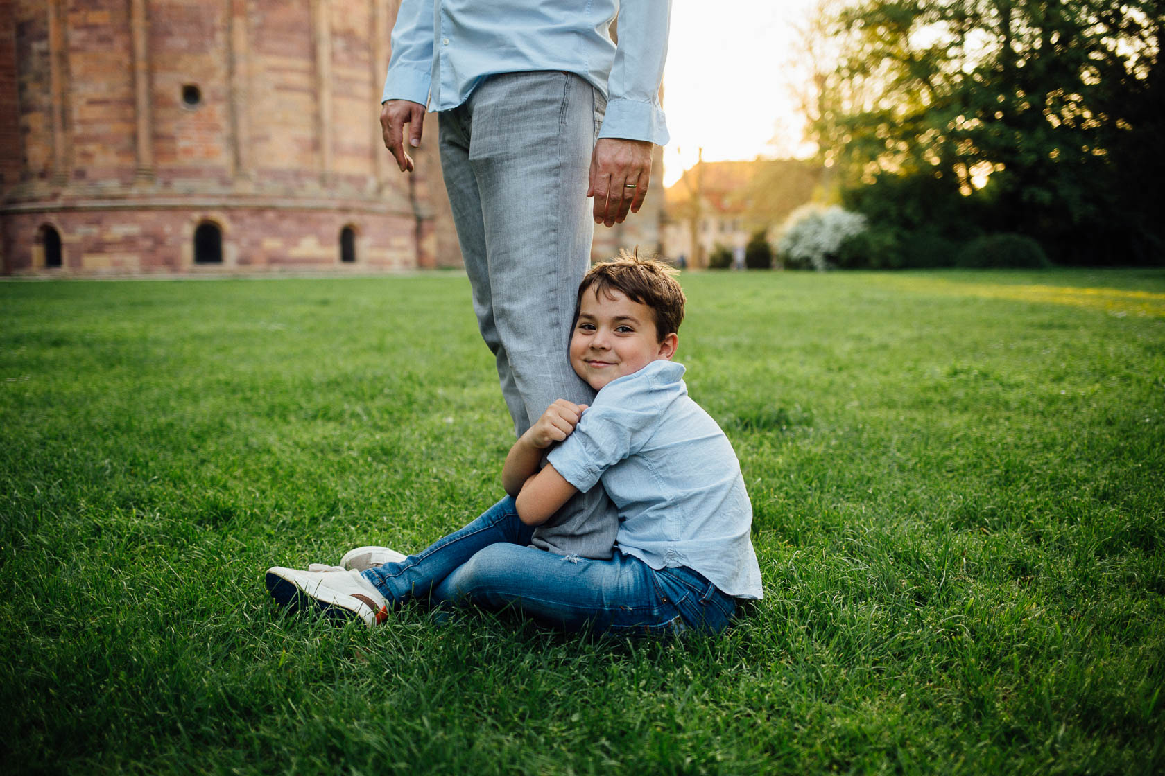 Authentische Familienfotos in Speyer vor dem Speyrer Dom